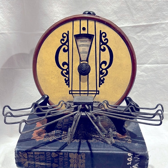 “Coordinating in harmony” antique tie rack